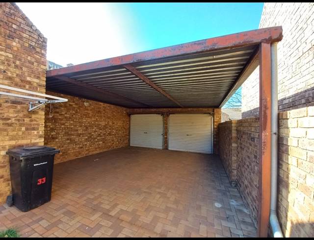 3 BEDROOM HOUSE FOR SALE IN DENNEOORD